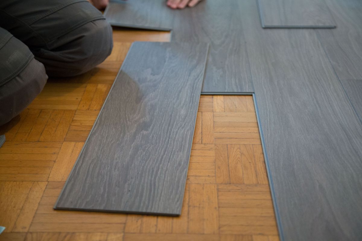 How To Install Floating Vinyl Plank Flooring A DIY Guide (1) (1)